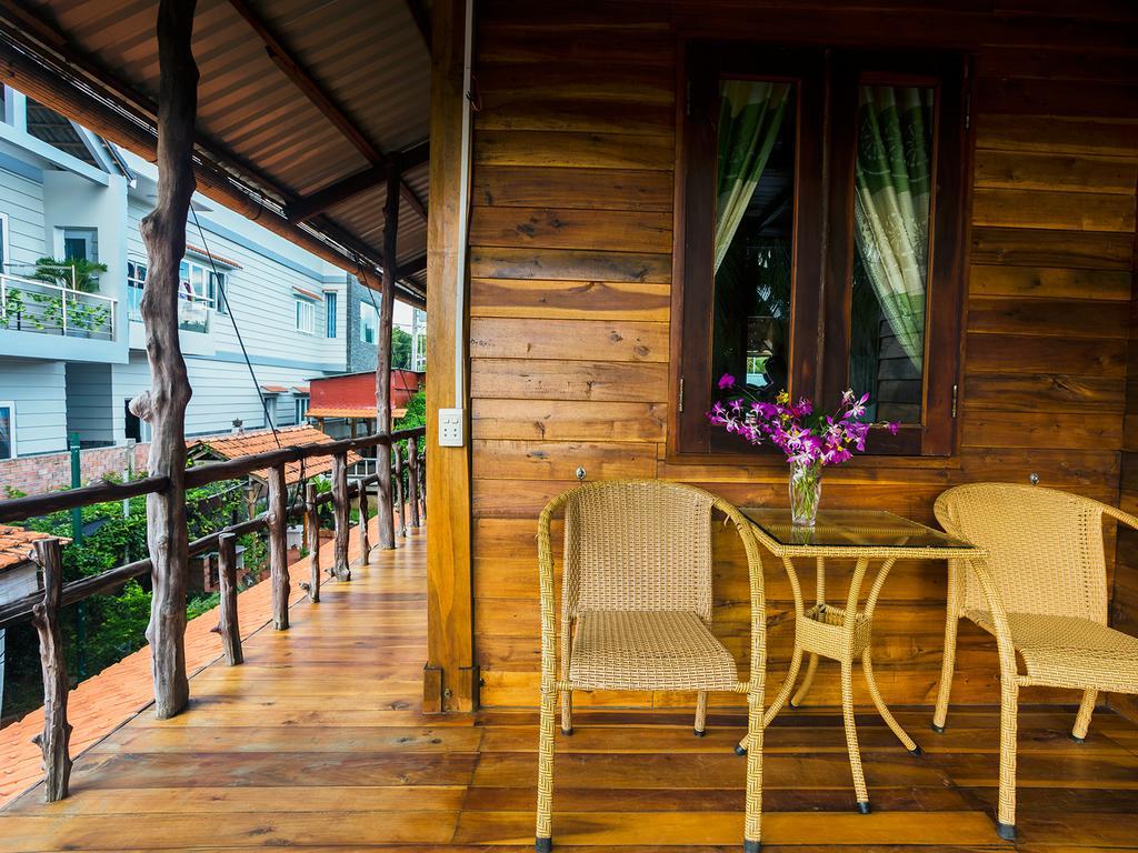 Waves Resort Дуонг-Донг Экстерьер фото