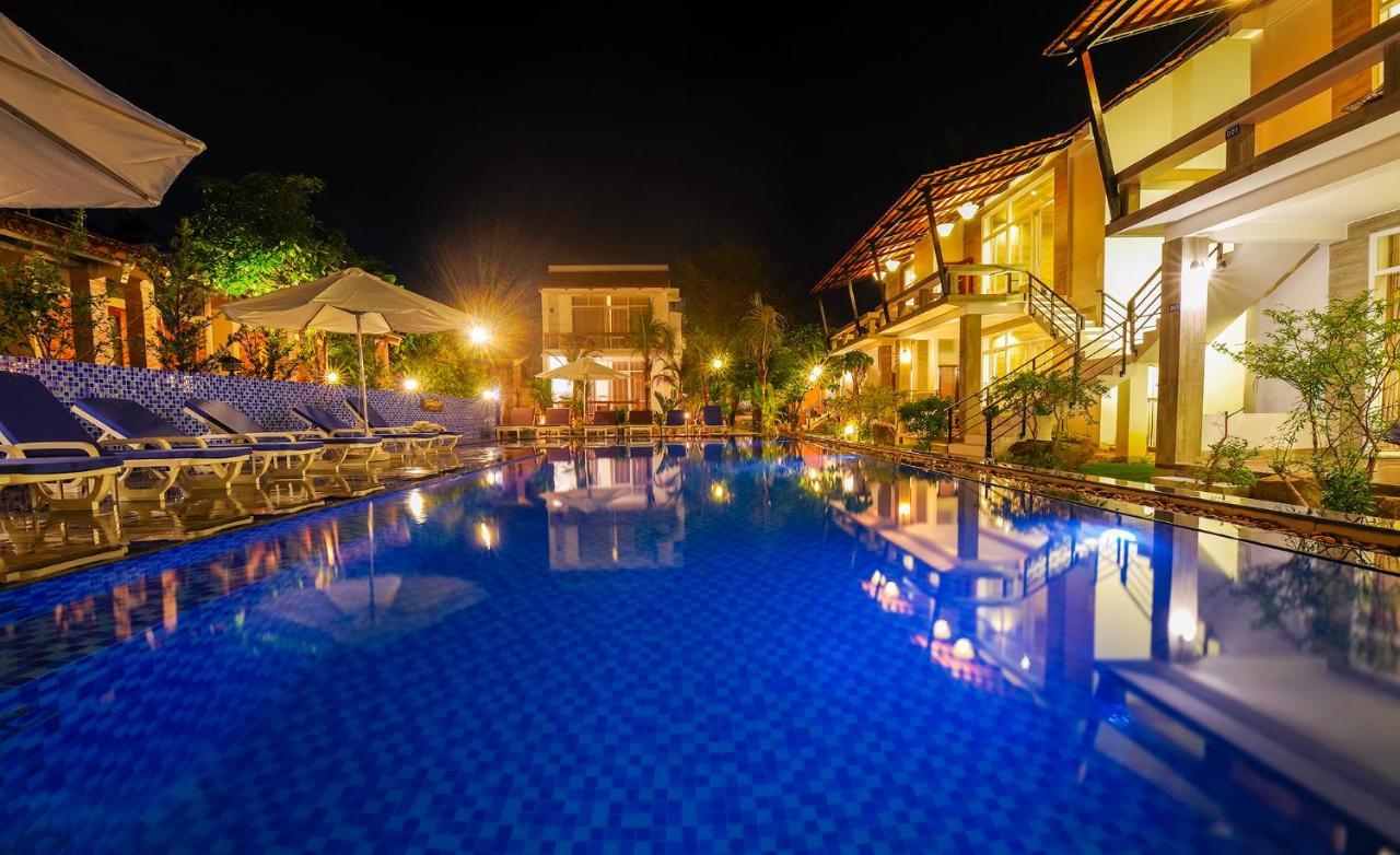 Waves Resort Дуонг-Донг Экстерьер фото